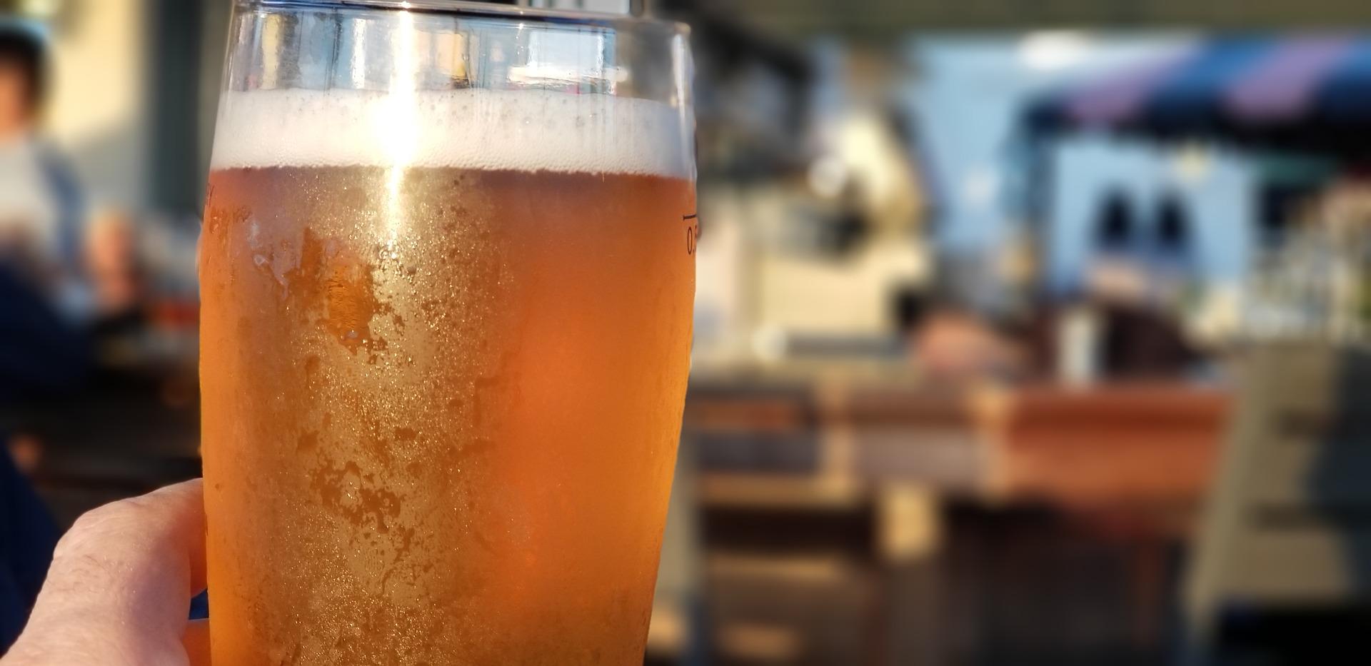 What's the Best Temperature for a Cold Beer To Be Served? ice cold beer